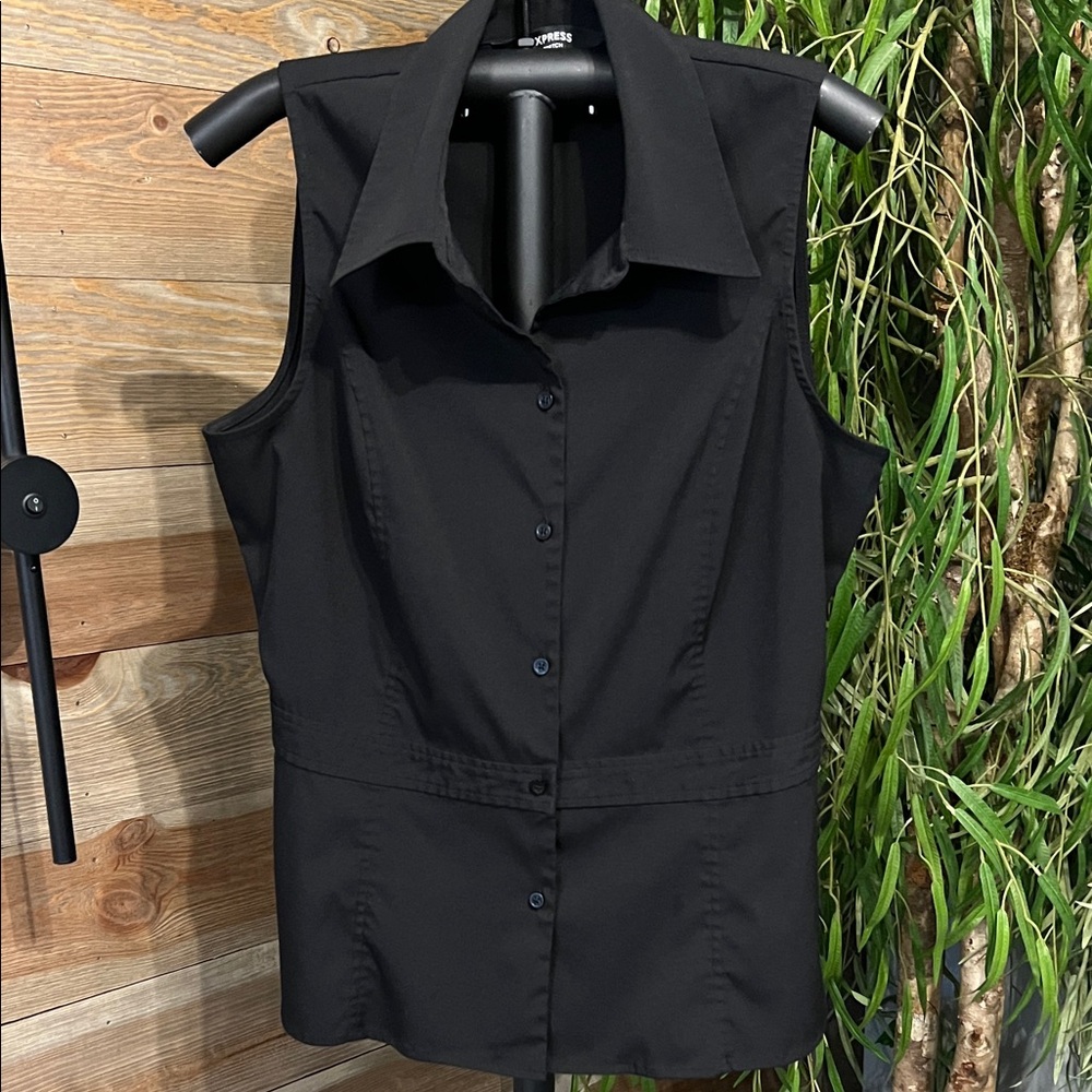 Express black sleeveless button down fitted blouse. 14